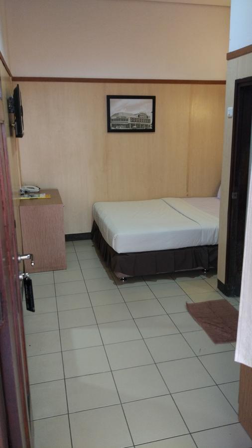Hotel Jelita Parahyangan Bandung Extérieur photo