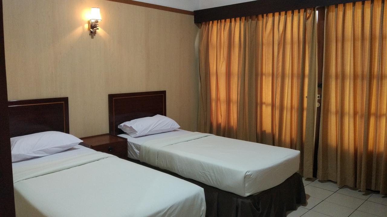 Hotel Jelita Parahyangan Bandung Extérieur photo