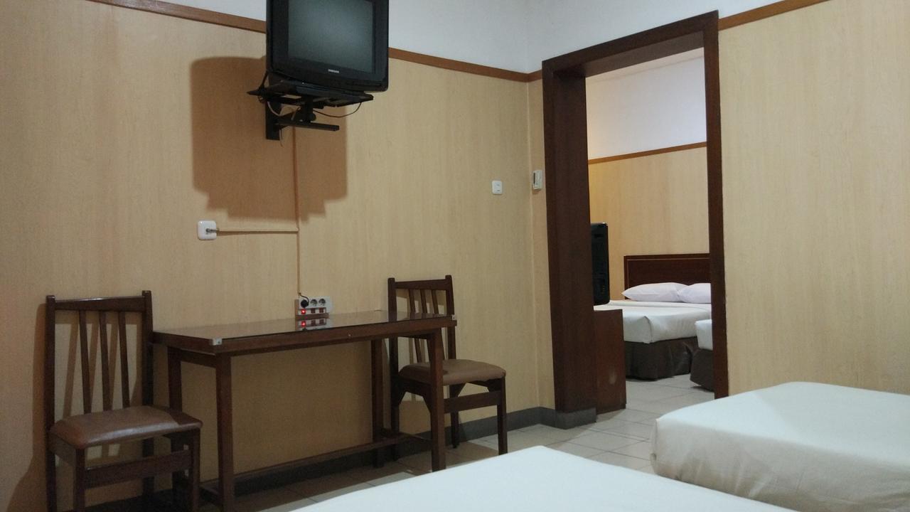 Hotel Jelita Parahyangan Bandung Extérieur photo